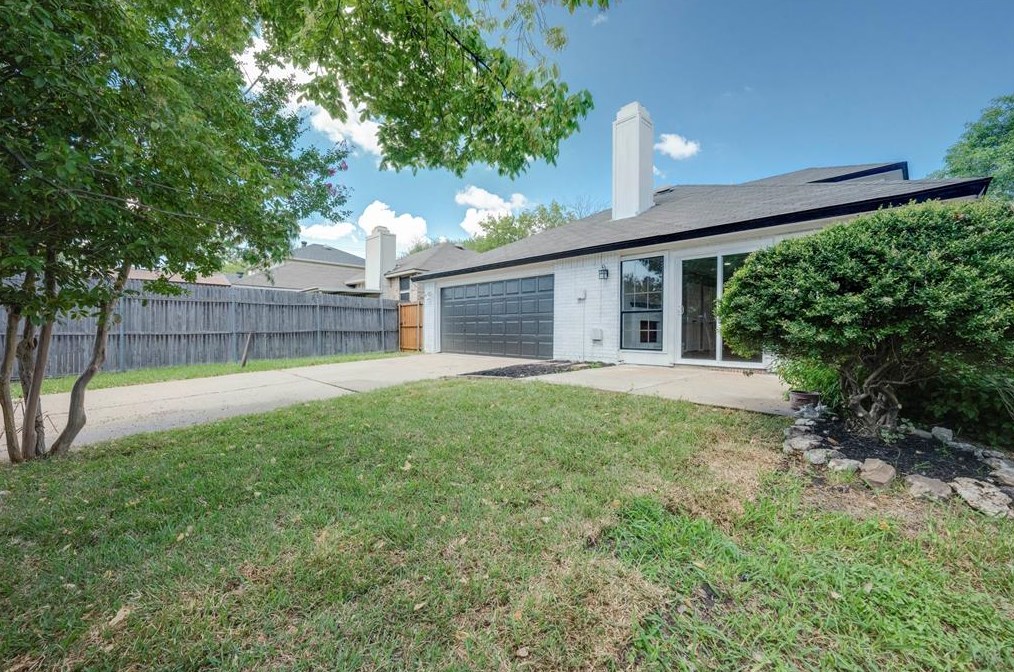 408 Longshadow Ln, Mesquite TX 75149-5998 exterior