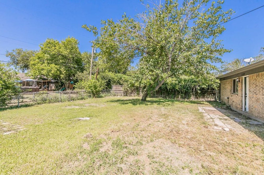 1105 Rutherford Dr, Mesquite TX 75149-6129 exterior