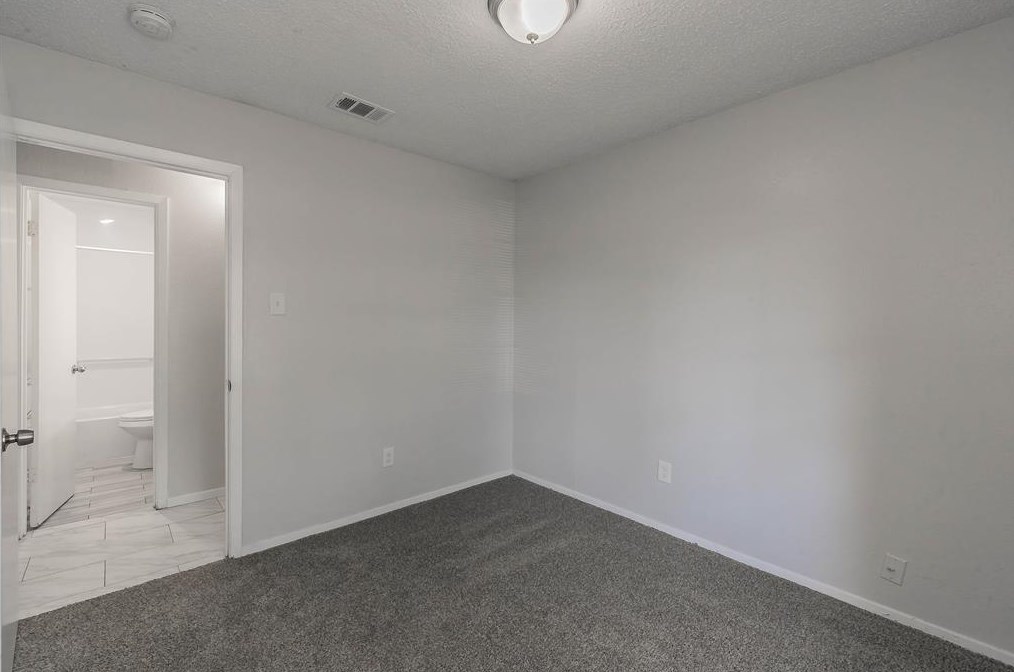 1105 Rutherford Dr, Mesquite TX 75149-6129 exterior