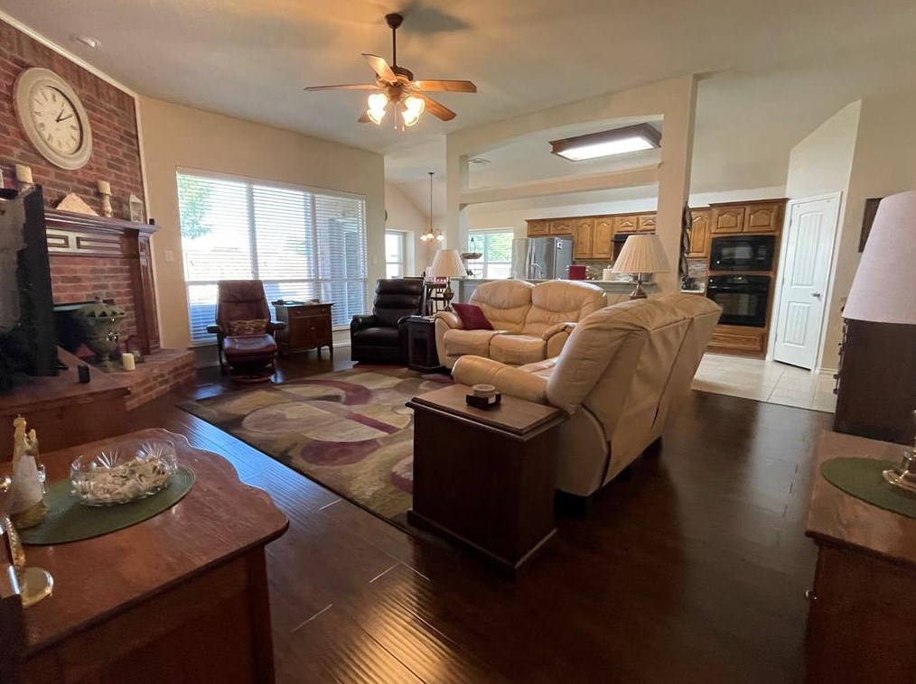 3809 Knight Dr, Rowlett TX exterior