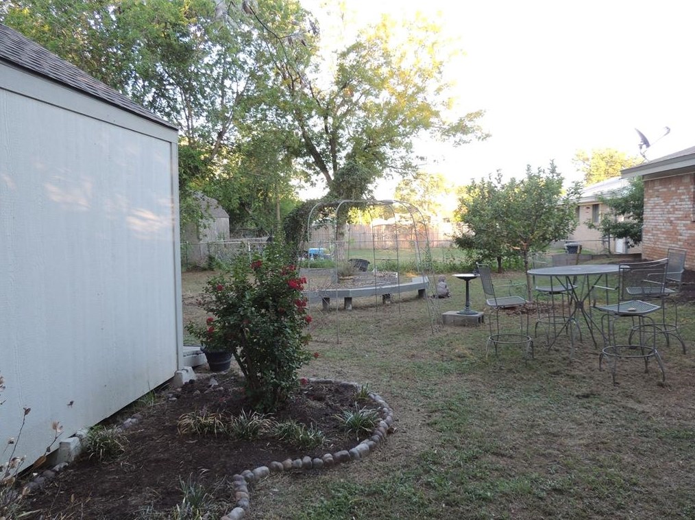 8824 Silver Creek Rd, Fort Worth TX  exterior