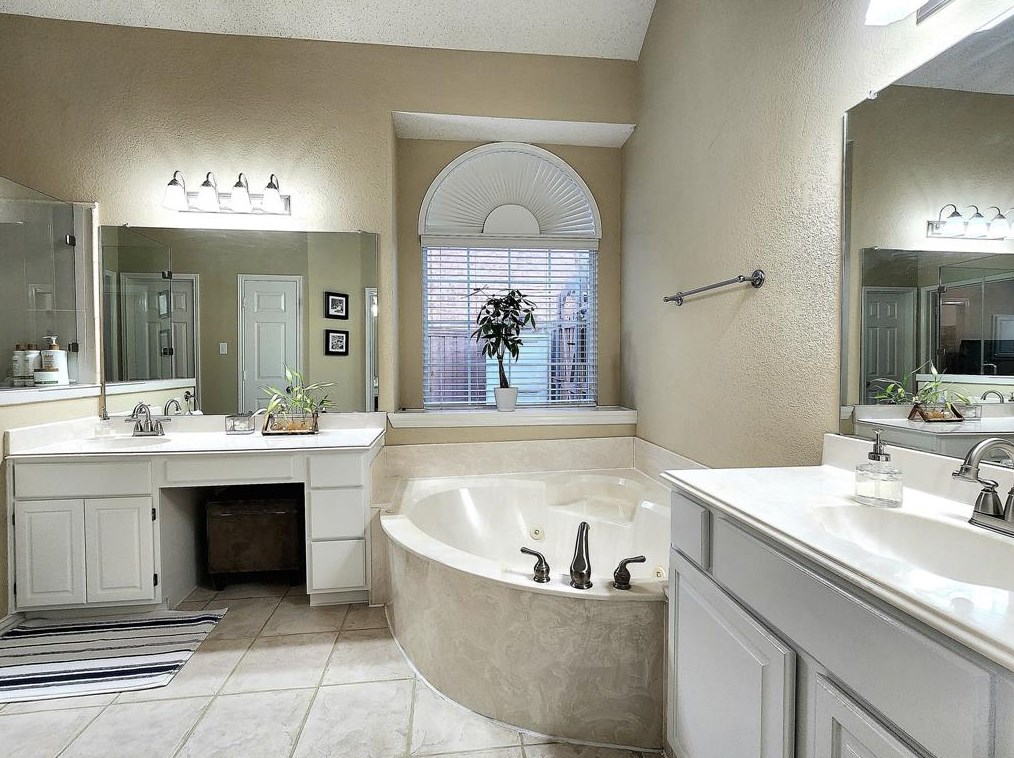 7510 Sand Pne Dr, Rowlett TX 75089-2764 exterior