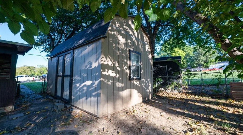 2422 Sue Cir, Mesquite TX exterior