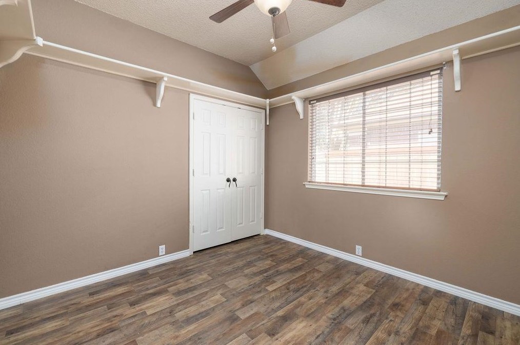 1209 Woodthorpe Dr, Mesquite TX 75181-3513 exterior