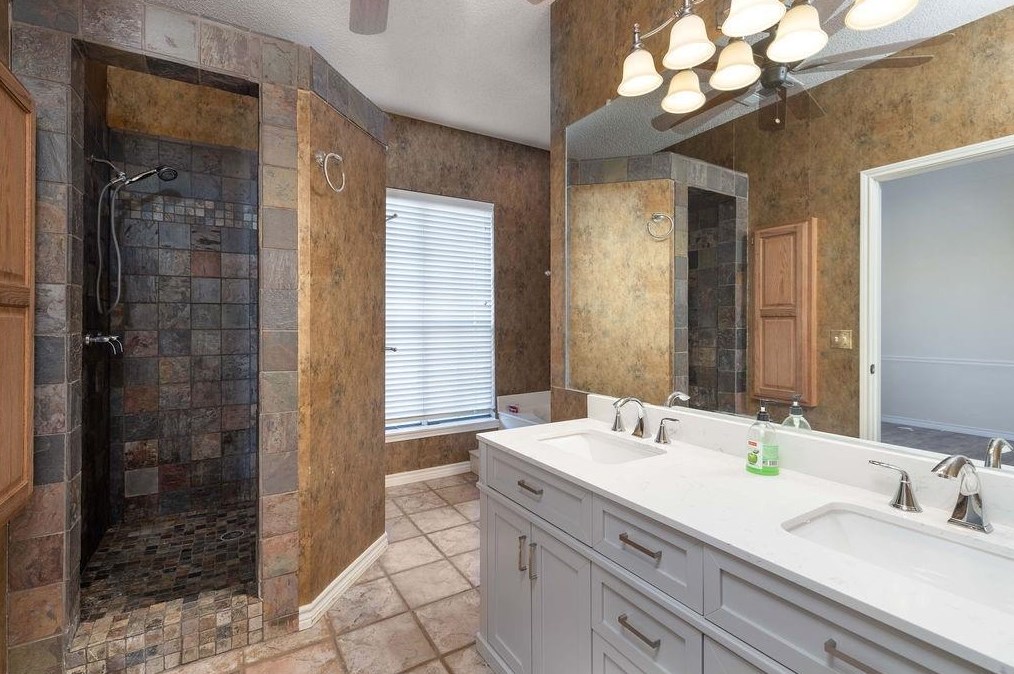 1209 Woodthorpe Dr, Mesquite TX 75181-3513 exterior