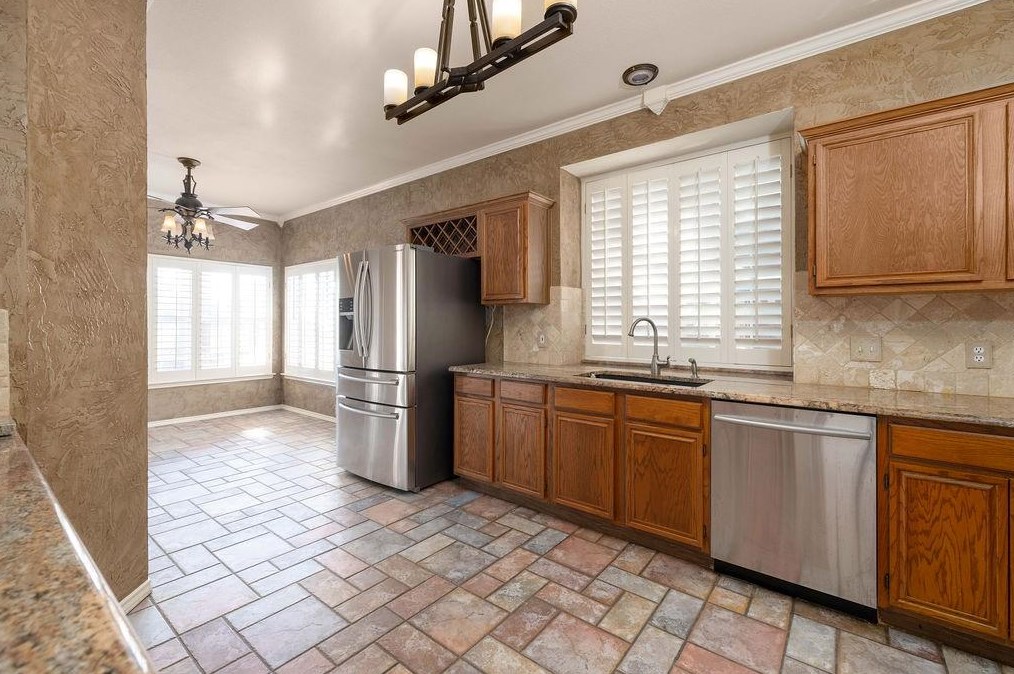 1209 Woodthorpe Dr, Mesquite TX 75181-3513 exterior