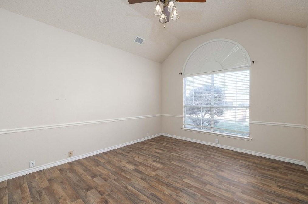 1209 Woodthorpe Dr, Mesquite TX 75181-3513 exterior