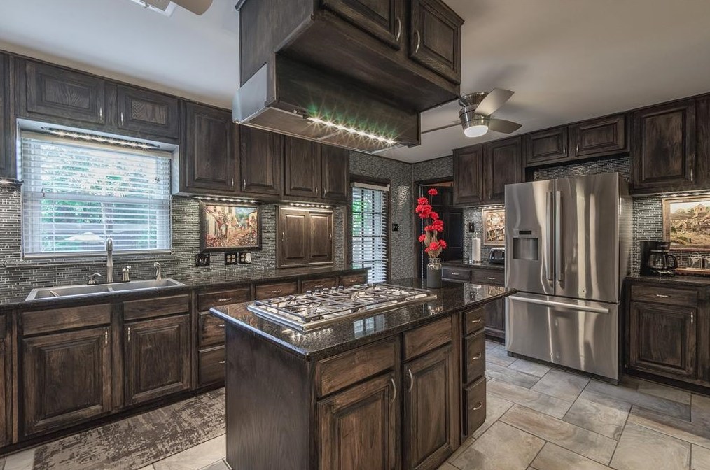 8567 Santa Clara Dr, Dallas TX  75218-4347 exterior