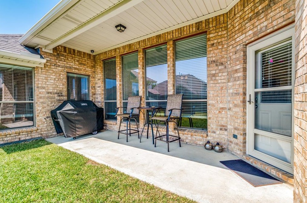 2736 Las Ventanas Trl, Fort Worth TX  76131-2807 exterior