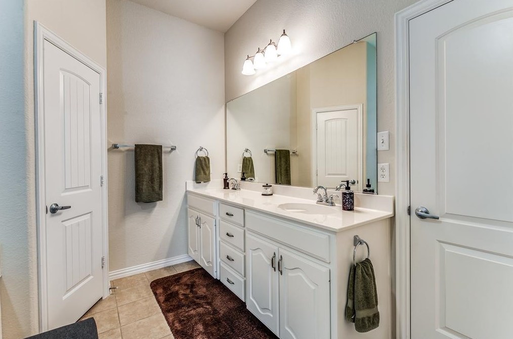 2736 Las Ventanas Trl, Fort Worth TX  76131-2807 exterior