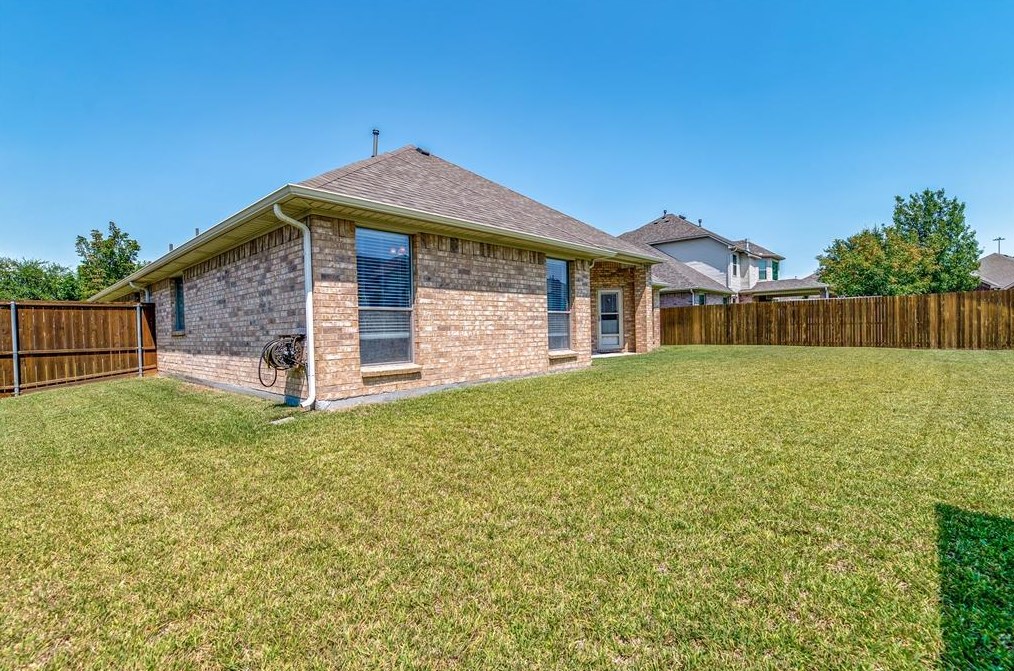 2736 Las Ventanas Trl, Fort Worth TX  76131-2807 exterior