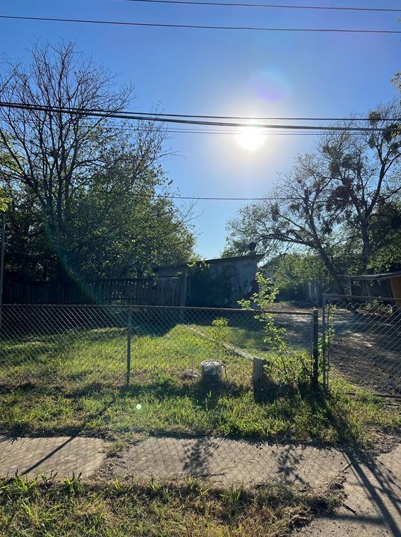 2317 Kenesaw Dr, Dallas TX  75212-4537 exterior