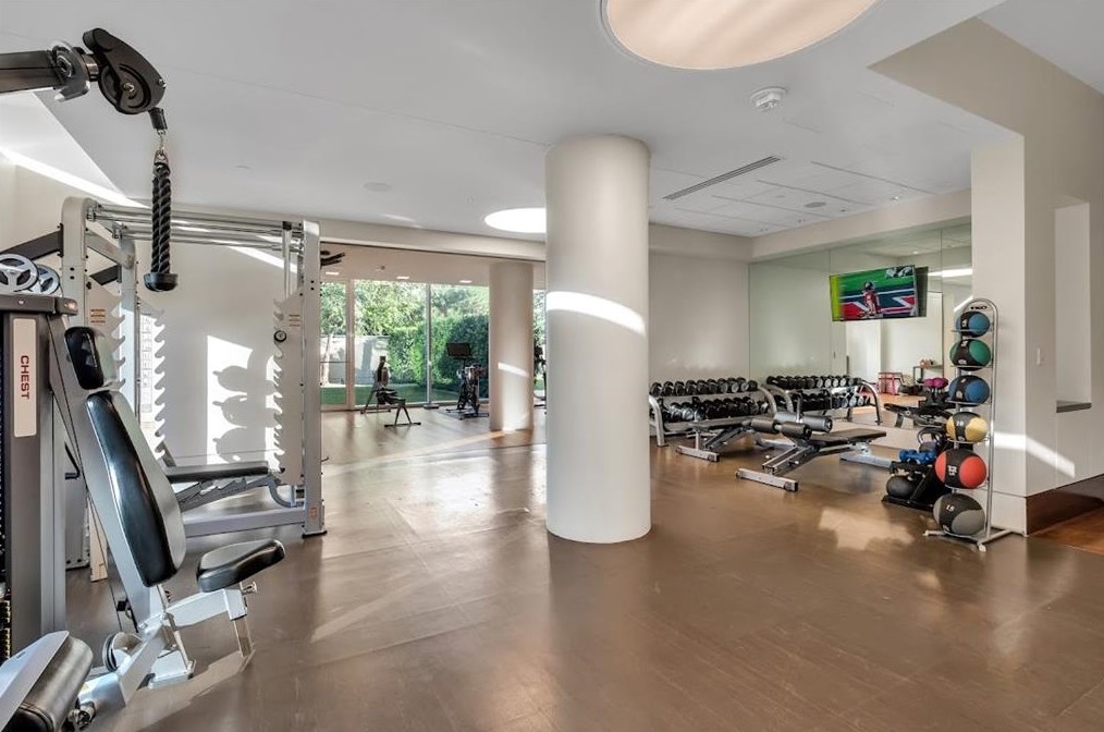 1918 Olive St, Dallas TX 75201-2256 exterior