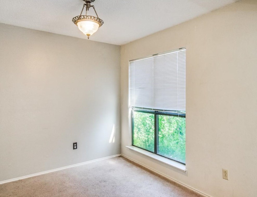 920 Old Barn Ln, Mesquite TX 75149-6868 exterior