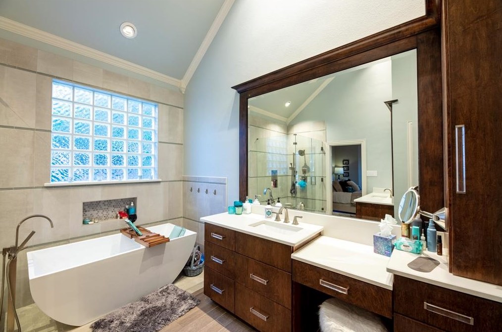 950 Condor Dr, Coppell TX 75019-5984 exterior