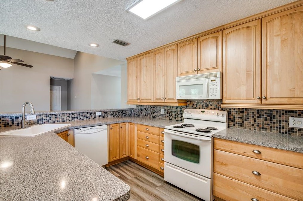 7217 Montego Dr, Rowlett TX  75089-3527 exterior