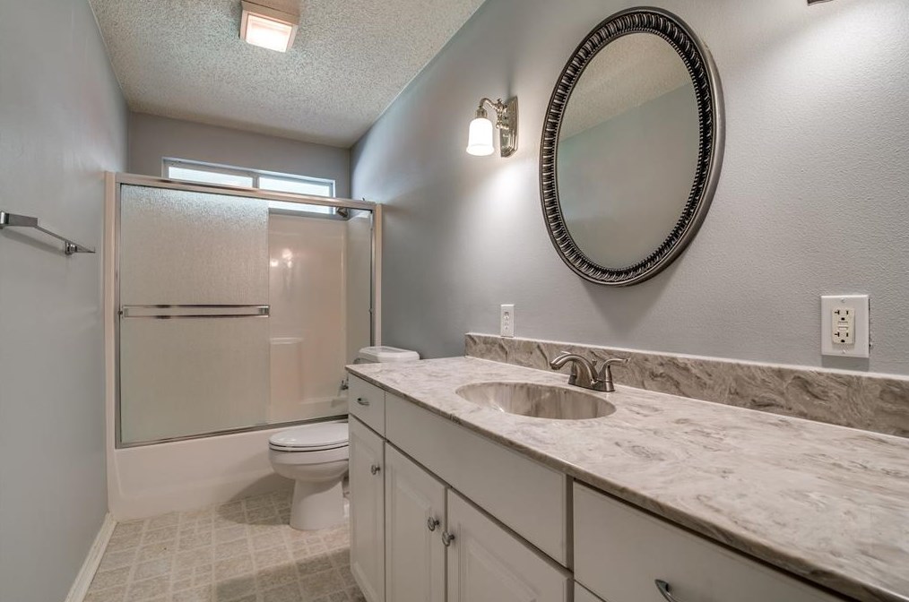 7217 Montego Dr, Rowlett TX  75089-3527 exterior