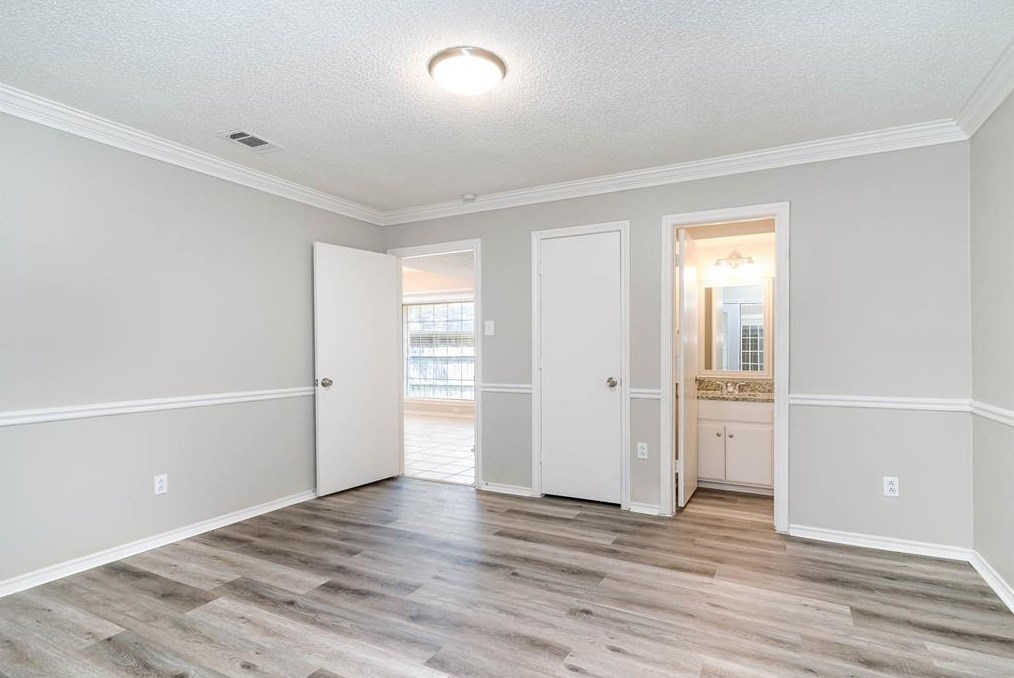 10117 Morgan Mdw Ln, Dallas TX 75243-2617 exterior