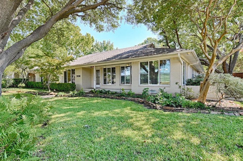 7636 La Cosa Dr, Dallas TX  75248-4318 exterior