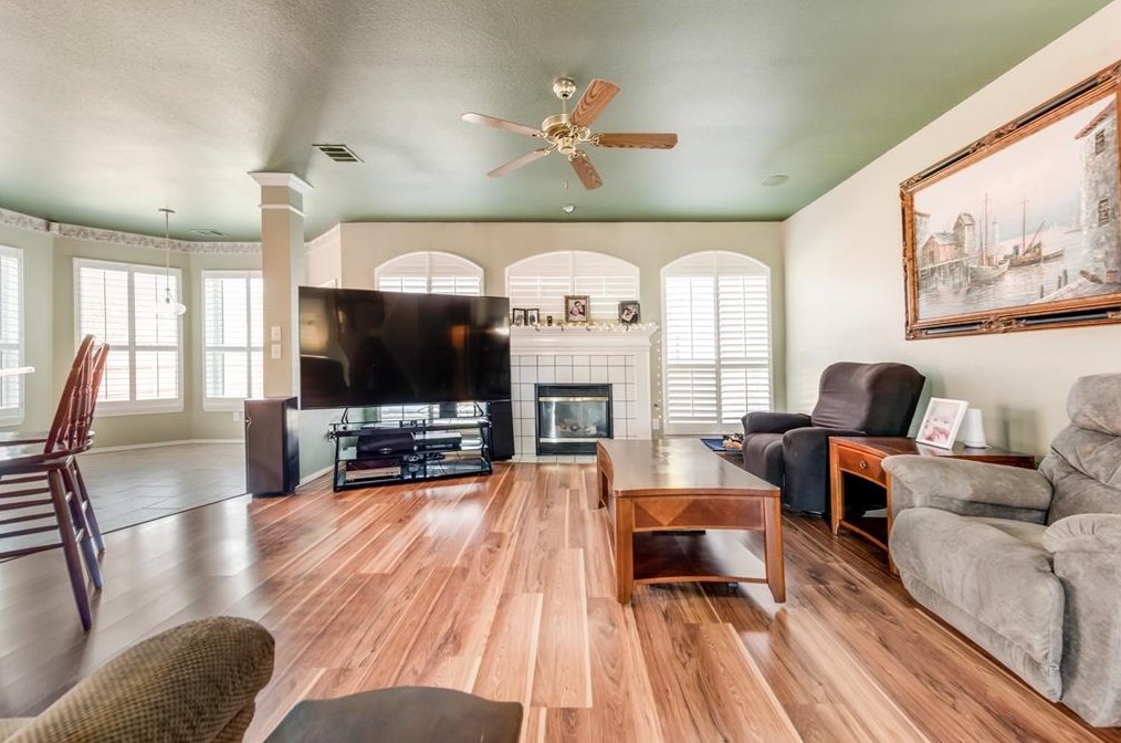 3408 Fallbrook Dr, Mesquite TX 75182-4018 exterior