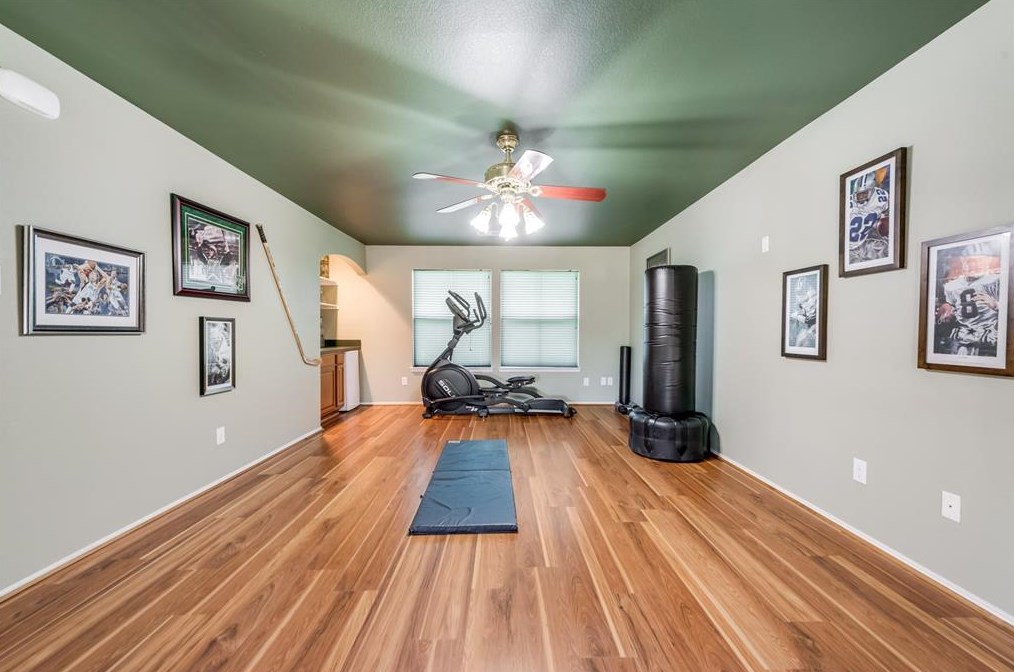 3408 Fallbrook Dr, Mesquite TX 75182-4018 exterior