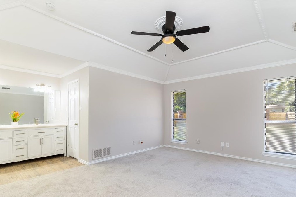 1663 Riverway Bnd Cir, Dallas TX  75217-2645 exterior