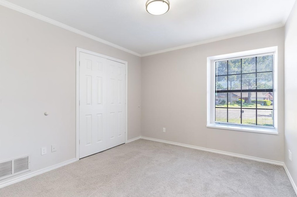 1663 Riverway Bnd Cir, Dallas TX  75217-2645 exterior