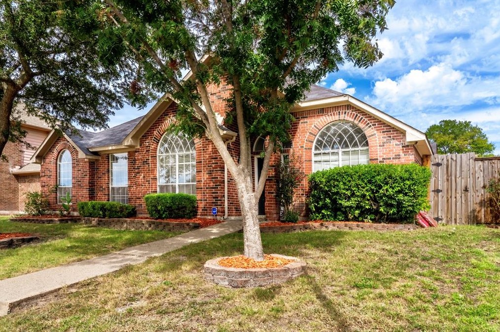 2300 Austin Dr, Mesquite TX 75181-1737 exterior