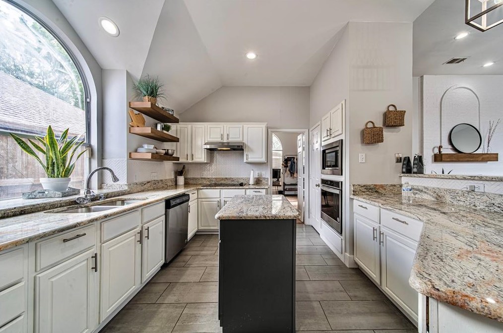 2300 Austin Dr, Mesquite TX 75181-1737 exterior