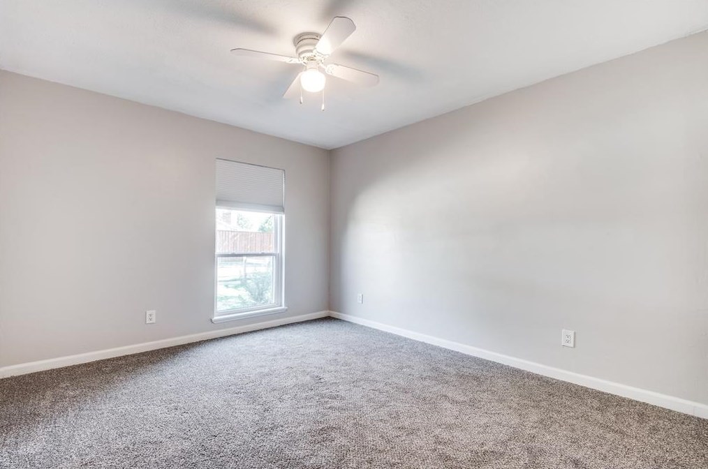 3451 Livingston Ln, Carrollton TX 75007-3212 exterior