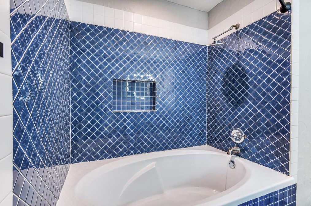 3451 Livingston Ln, Carrollton TX 75007-3212 exterior