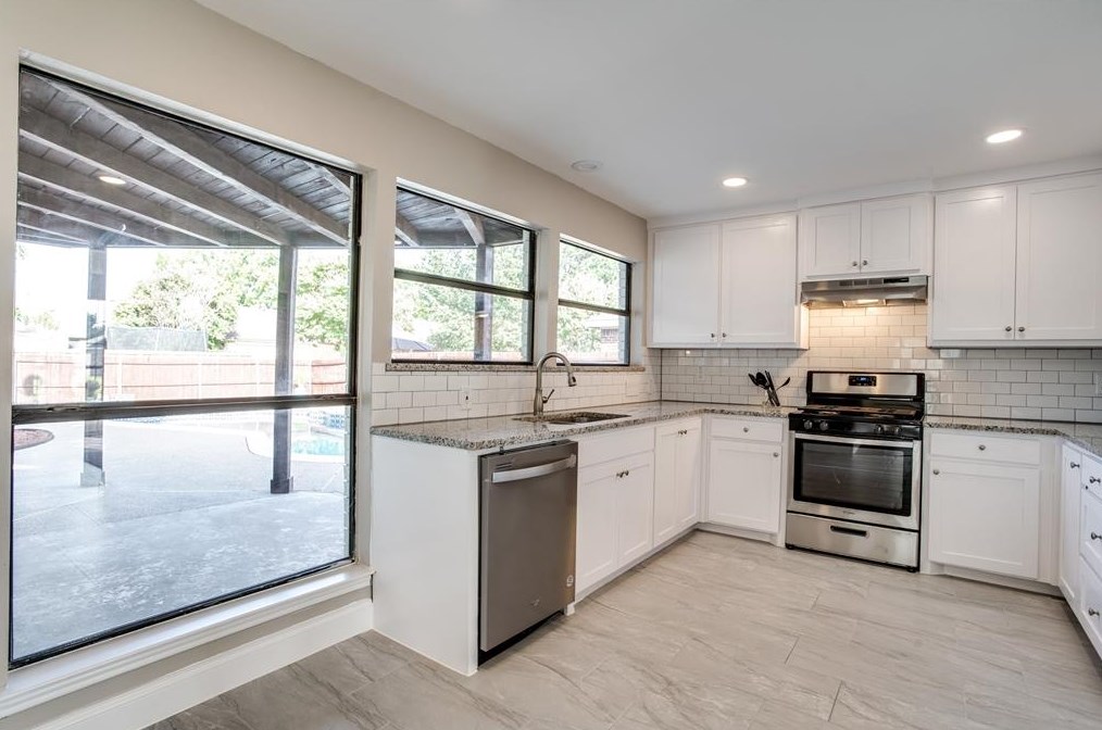 917 Crk Vly Rd, Mesquite TX 75181-1241 exterior