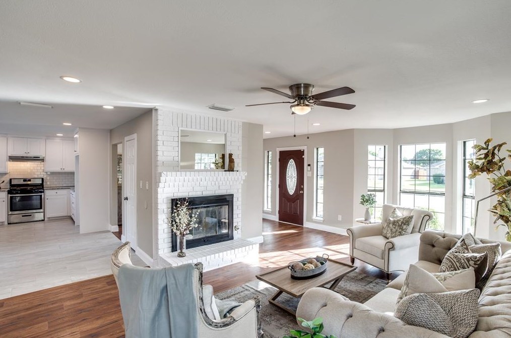 917 Crk Vly Rd, Mesquite TX 75181-1241 exterior