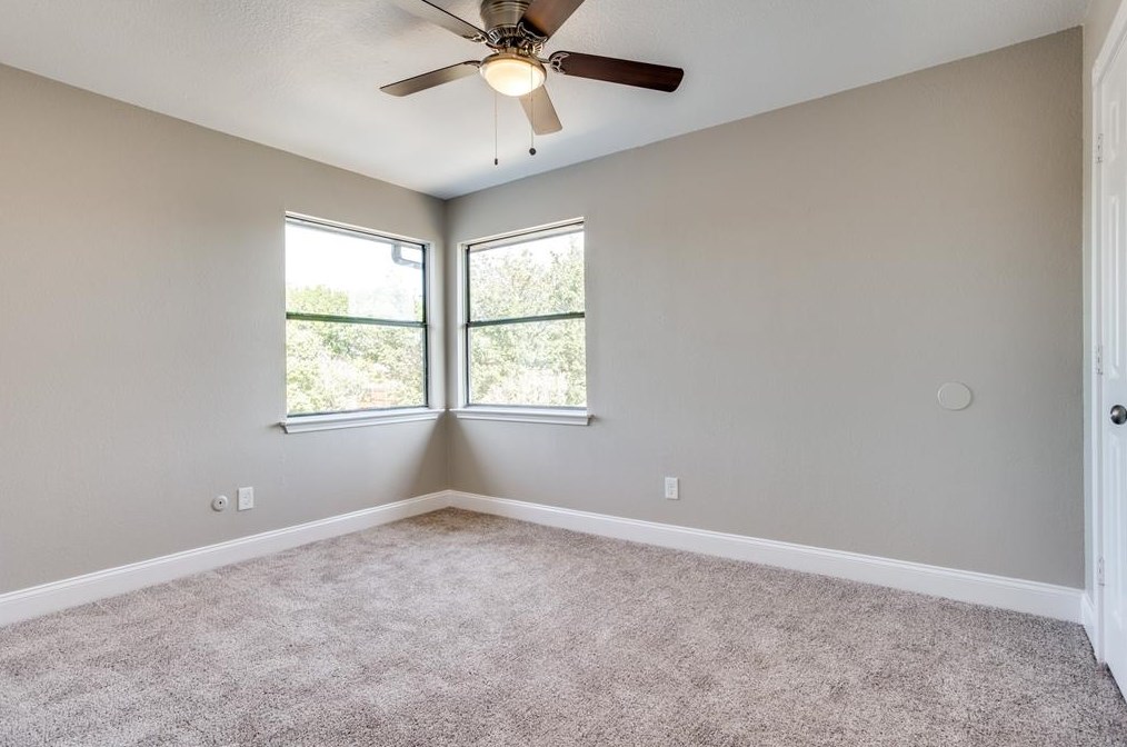 917 Crk Vly Rd, Mesquite TX 75181-1241 exterior