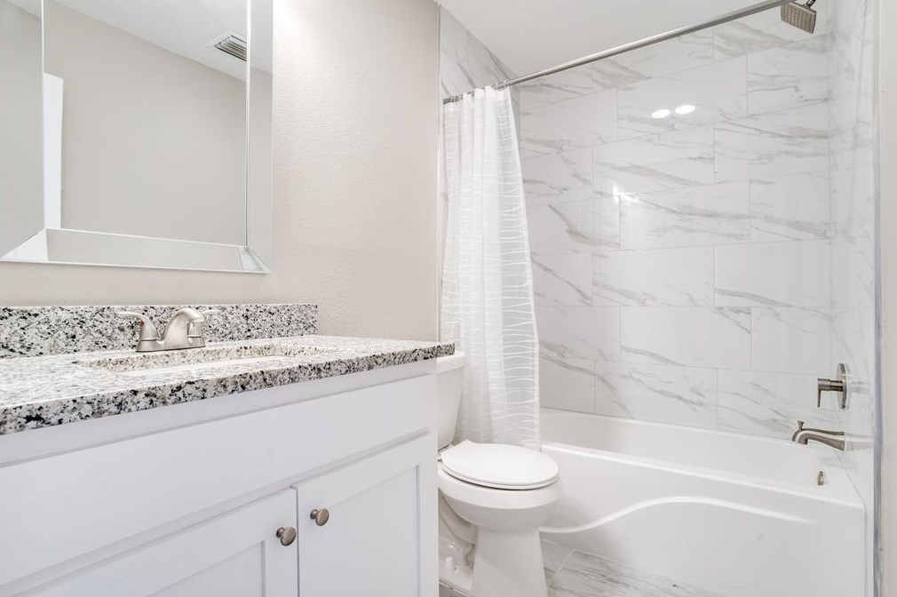 917 Crk Vly Rd, Mesquite TX 75181-1241 exterior