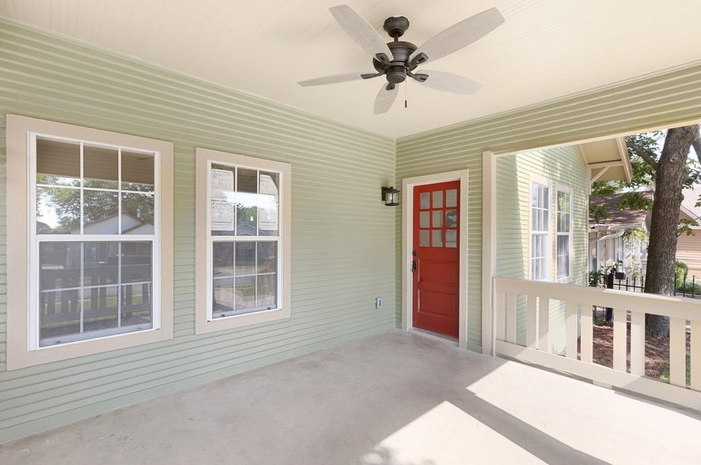 807 Hollywood Ave, Dallas TX  75208-7832 exterior