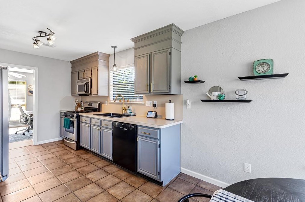 3801 Bermuda Dr, Rowlett TX 75088-5397 exterior