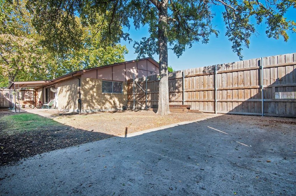 5811 Redwood Ln, Rowlett TX 75089-3179 exterior