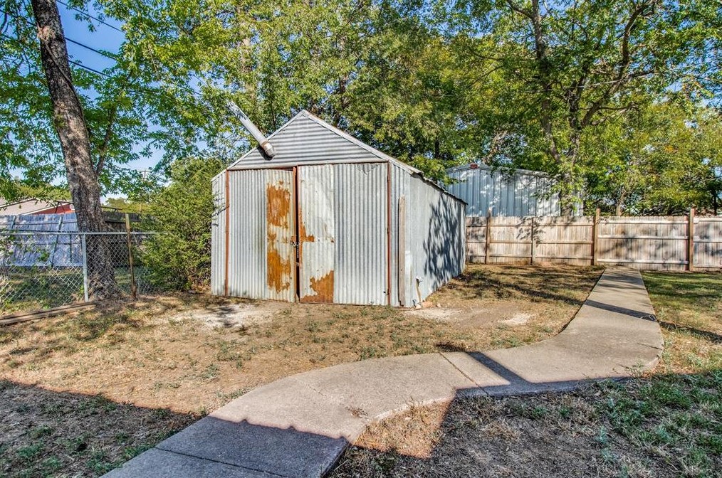 406 Carter St, Whitewright TX 75491-2704 exterior