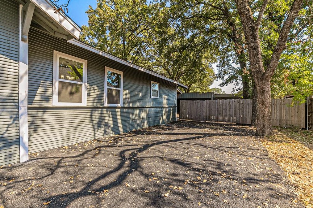 2912 Wilhoit St, Mesquite TX 75180-1446 exterior