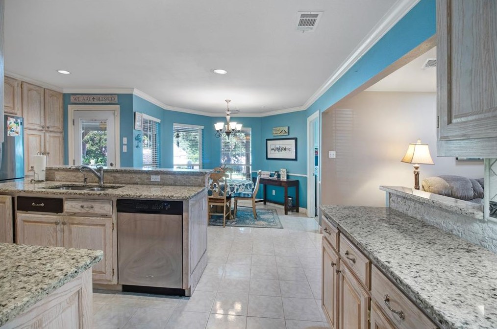 1701 Palomino Dr, Rowlett TX 75088-6562 exterior