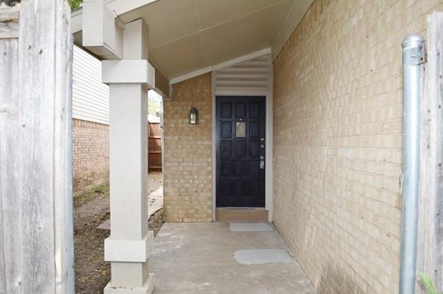 2011 Via Sonoma, Carrollton TX  75006-4634 exterior