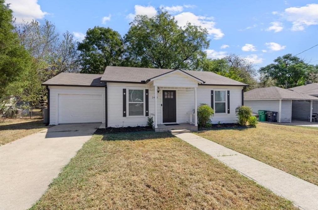 2420 N Carroll Blvd, Denton, TX 76201