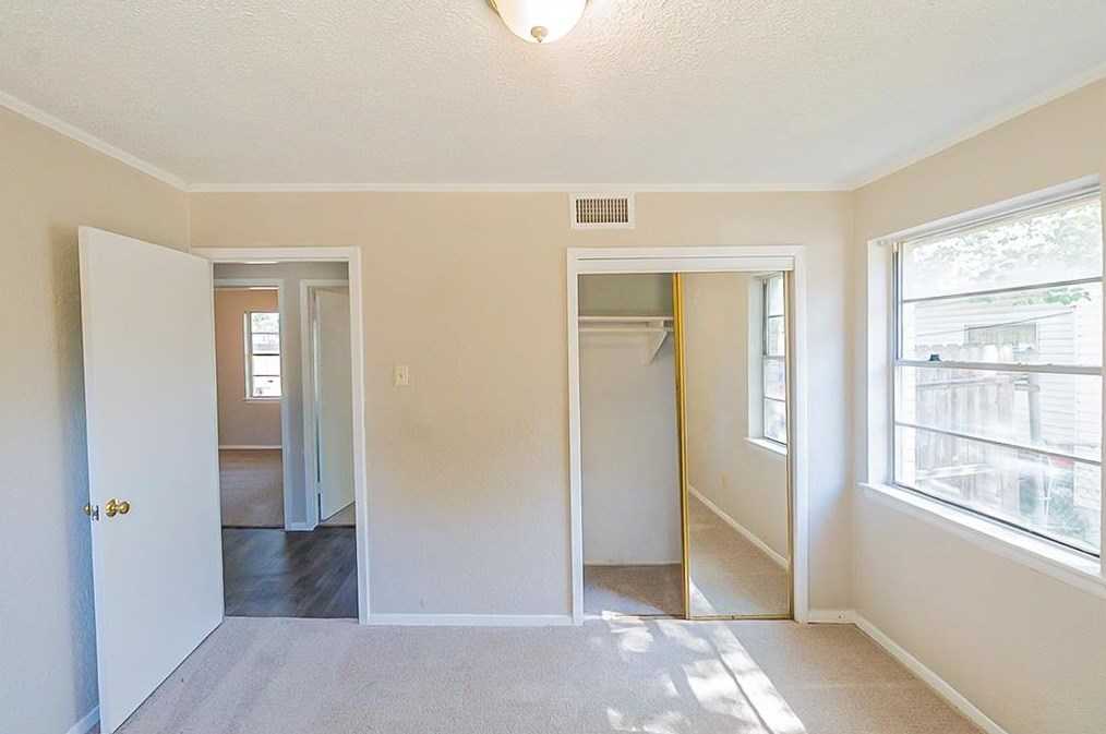 4914 San Marcus Dr, Mesquite TX 75150-1024 exterior