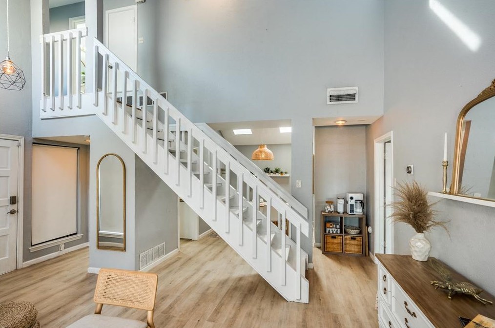 3827 Clover Hl Ln, Carrollton TX 75007-2341 exterior