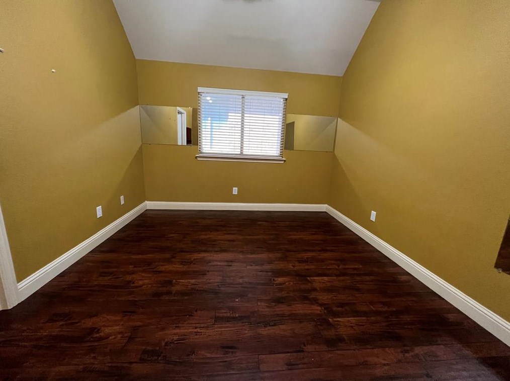 7067 Surfside Ln, Grand Prairie TX  75054-7257 exterior