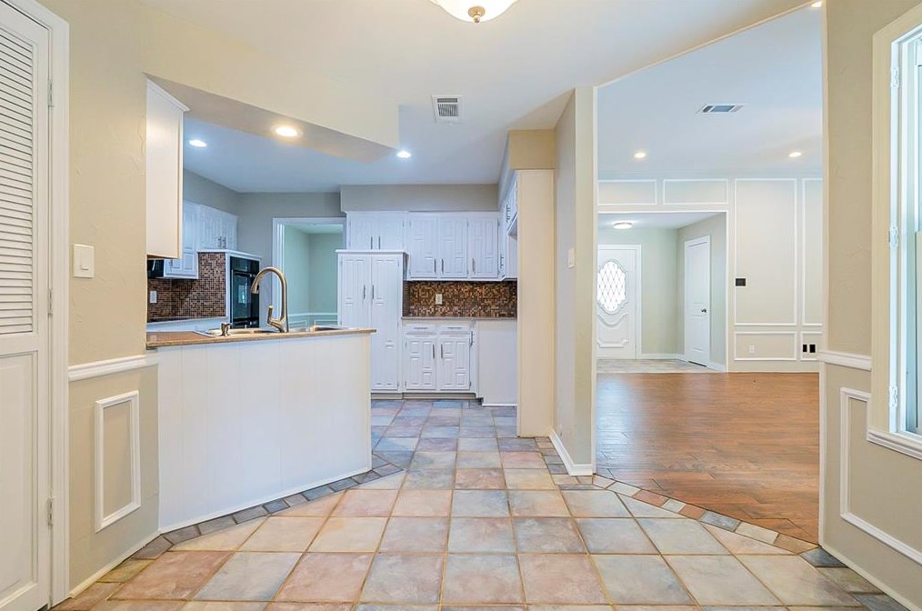 5005 Edgewater Dr, Rowlett TX 75088-4104 exterior