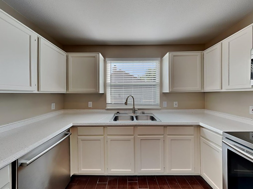1452 Thistlewood Ln, Grapevine TX  76051-2780 exterior