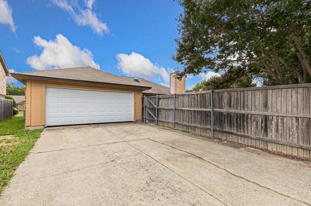 7613 Tulane Dr, Rowlett TX 75088-8526 exterior