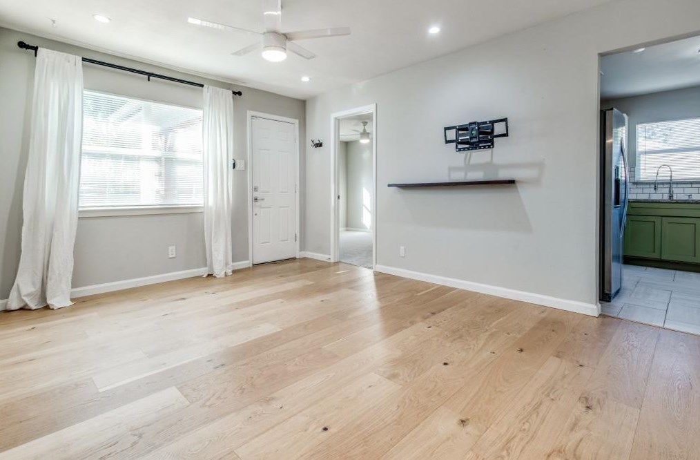 4447 Moler St, Dallas TX  75211-6402 exterior